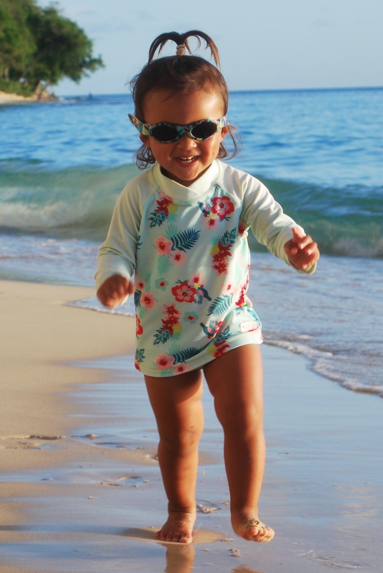 Bubzee Banz® Wrap Around Polarised Sunglasses-zoom-3